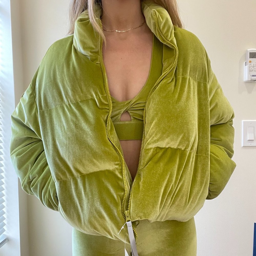Wander Velour Cropped Puffer Jacket NWT Golden Leaf Lime Green
